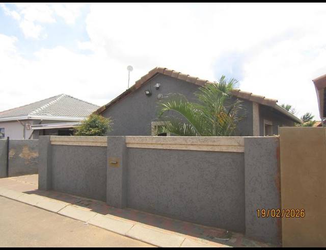 3 BEDROOM HOUSE FOR SALE IN WINDMILL PARK EXT